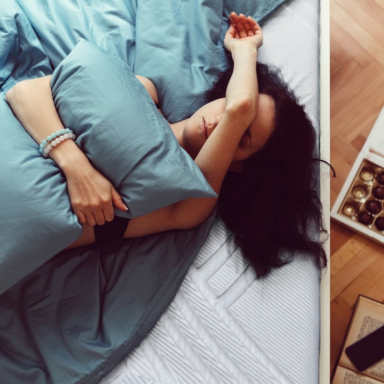 Queen size 8-inch memory foam mattress with poly jacquard fabric cover, offering cooling gel infusion and firm support.