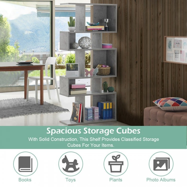 Ladder corner bookshelf in gray with 5 spacious cubes, ideal for books and decor in small spaces.