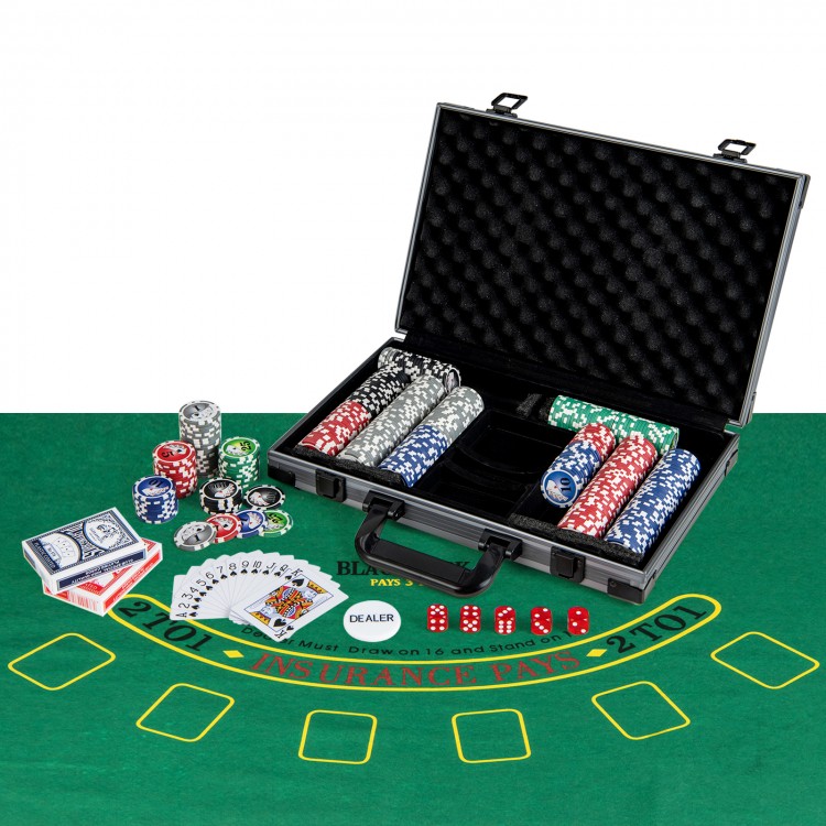 Texas Holdem poker chip set with 400 chips in a portable aluminum case, ideal for tournaments and family gatherings.