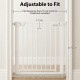 Pressure-mounted baby gate in white, adjustable for openings 75-82 cm, with auto-close and double-lock safety features.