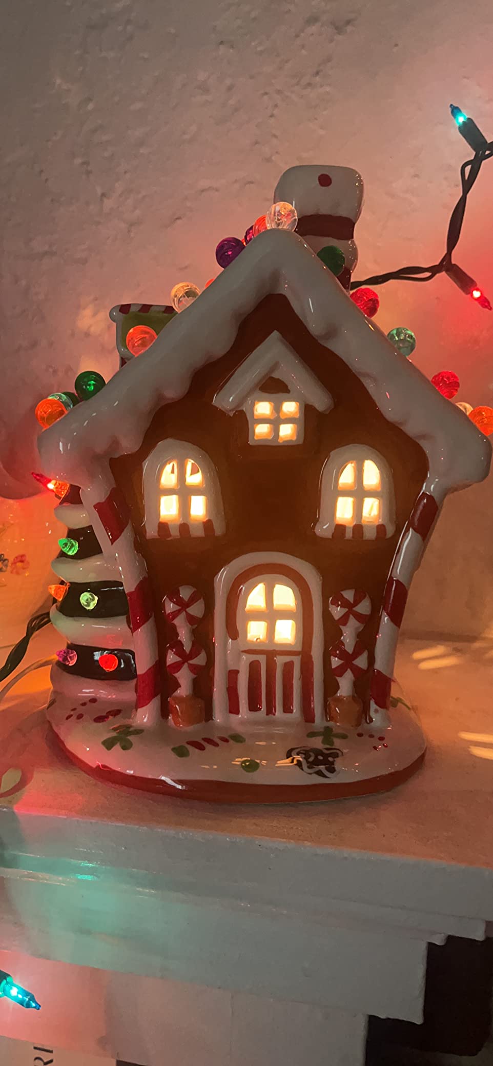 Super cute Gingerbread House!